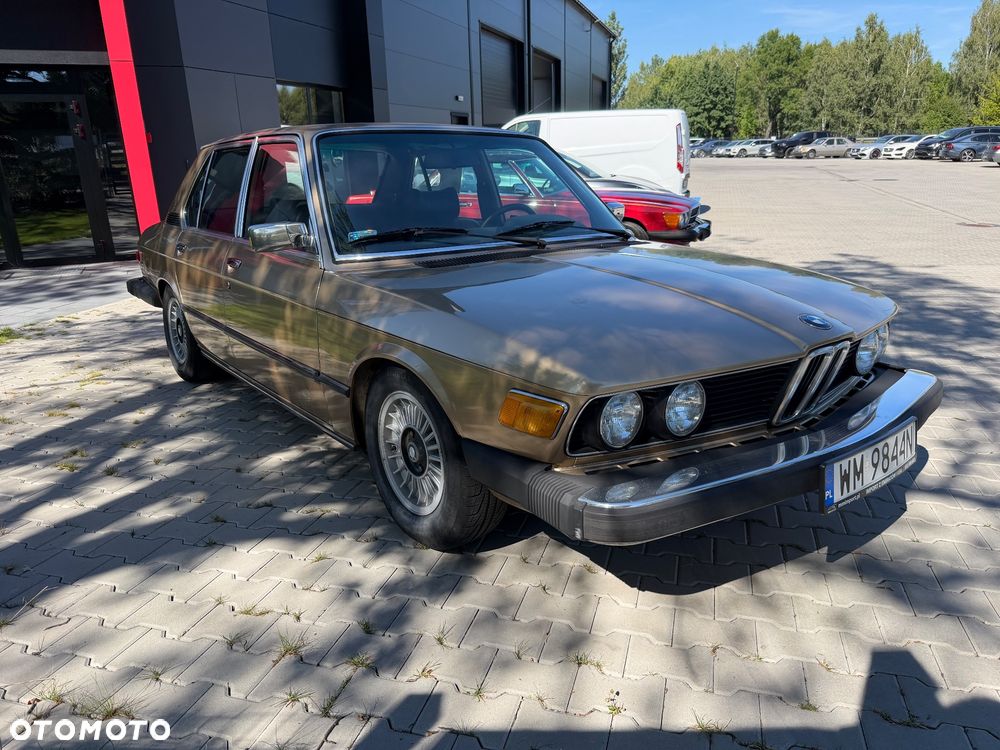 BMW Seria 5 528 i - 18