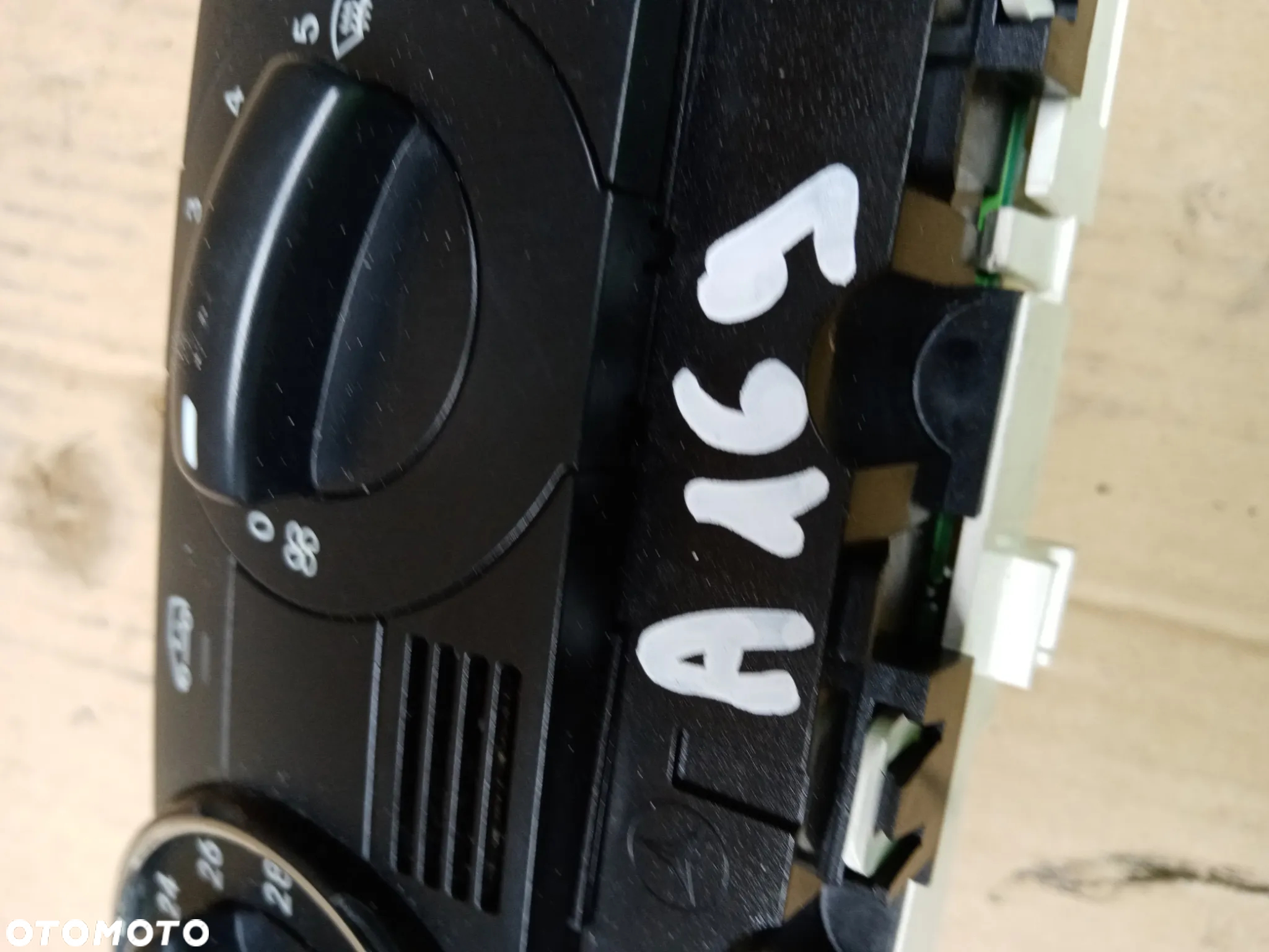 Panel nawiewu klimatyzacji klimy Mercedes W169 A1698301385 - 4