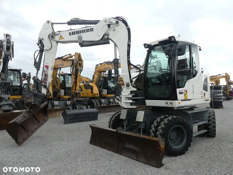Liebherr A910 Compact / sprowadzona / ładny stan / - 32