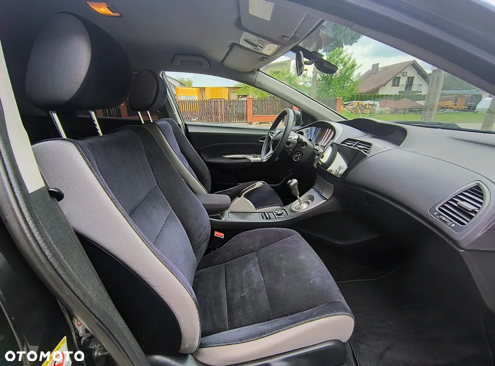 Honda Civic 1.8 Executive - 27