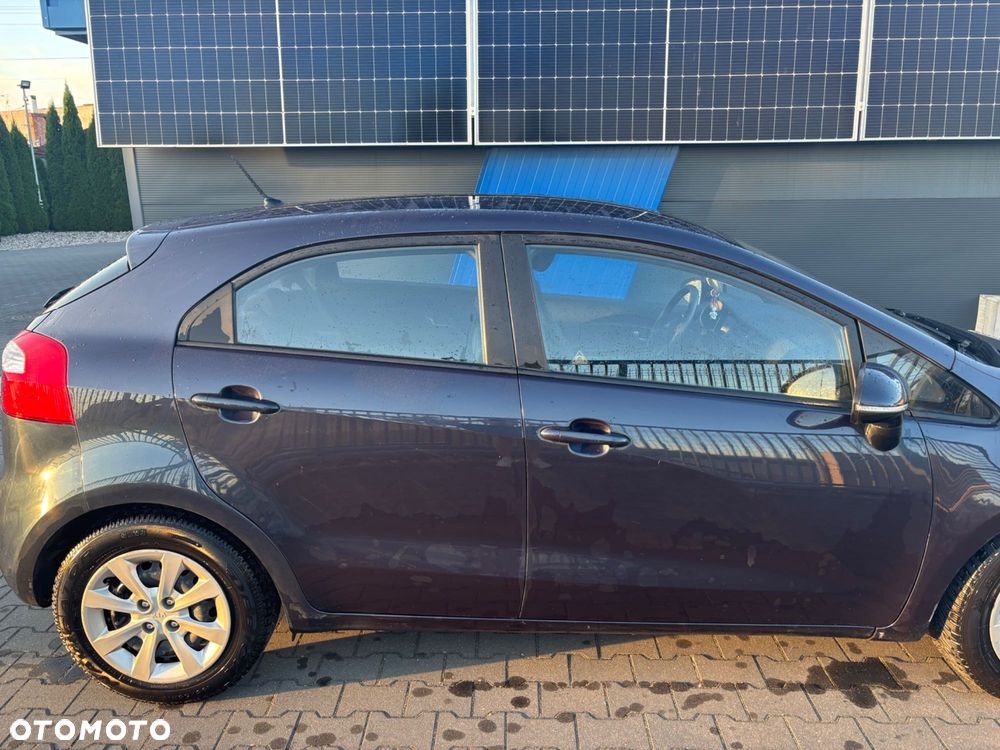 Kia Rio - 4