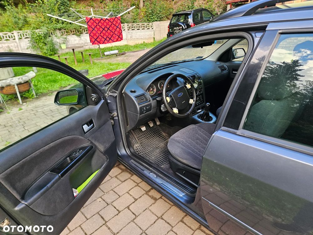 Ford Mondeo - 8