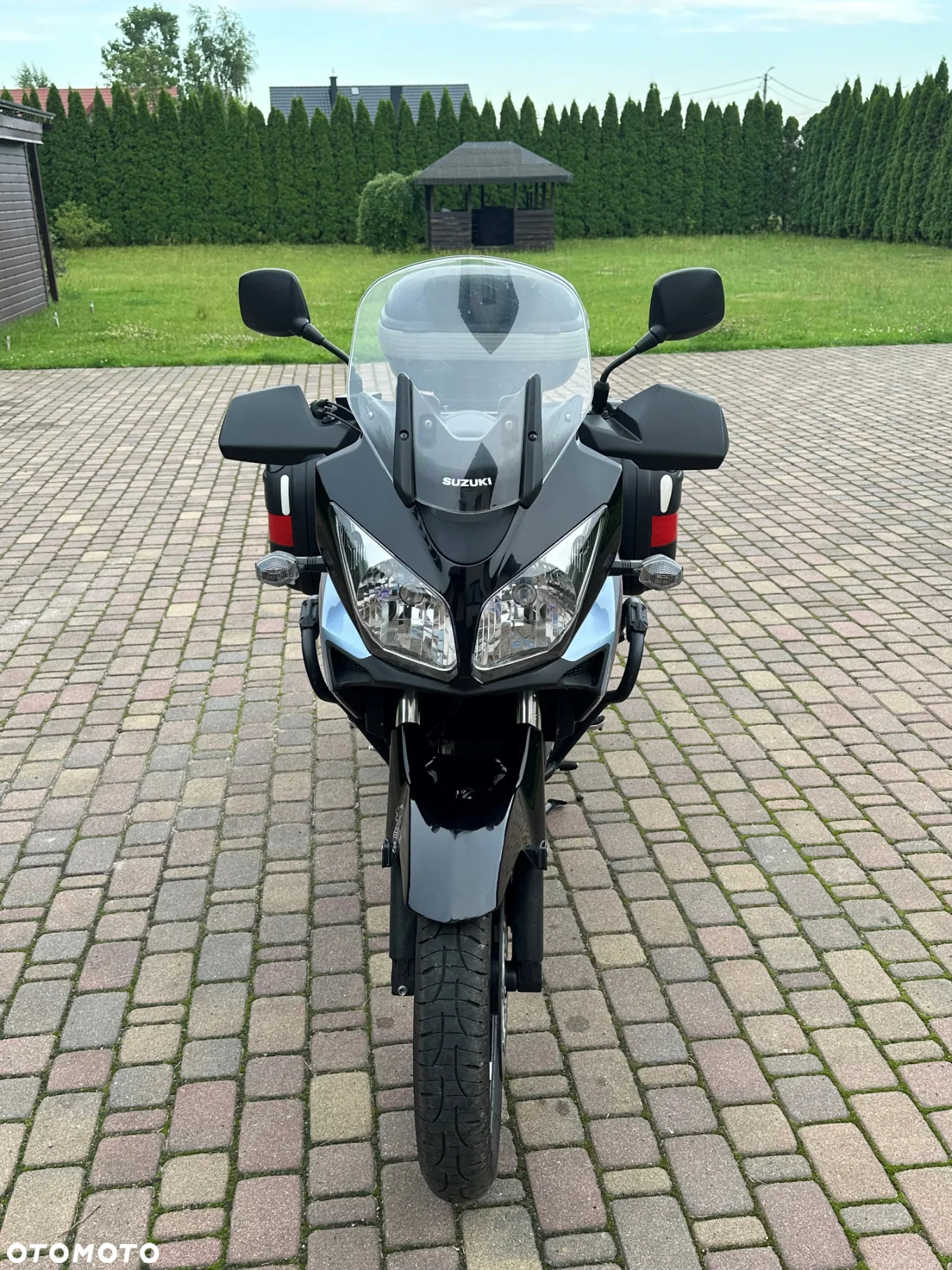 Suzuki V-STROM - 12