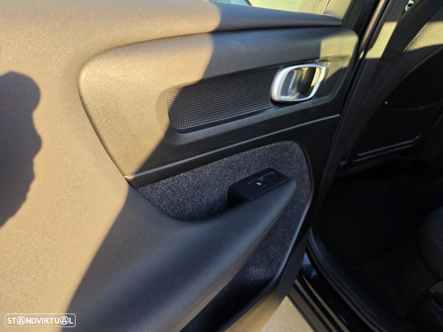 Volvo C40 Recharge Core - 17