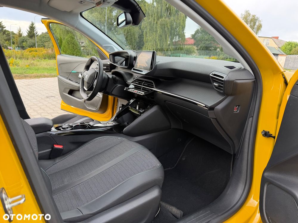 Peugeot 208 50kWh Allure - 15