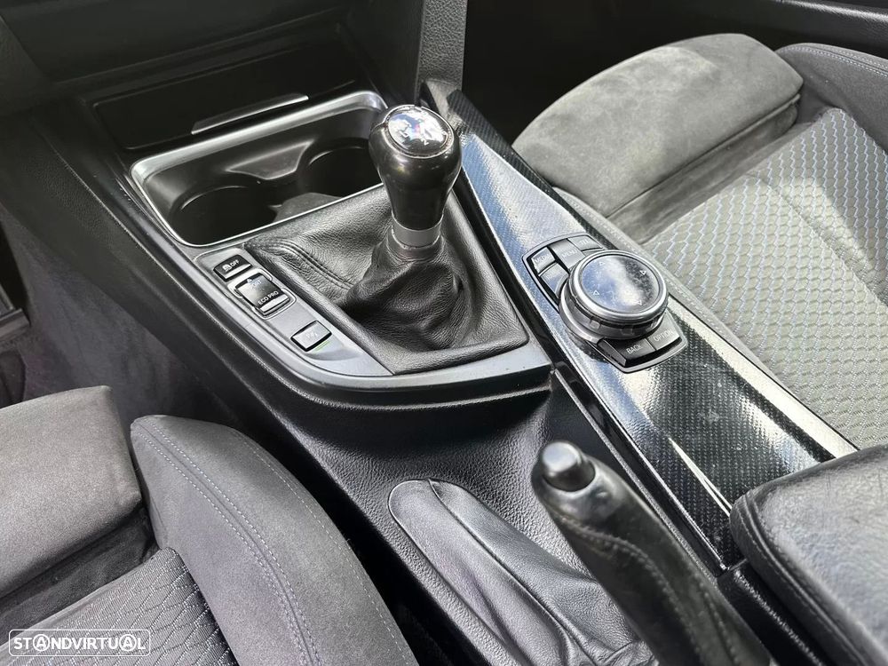 BMW 318 d Pack M - 34
