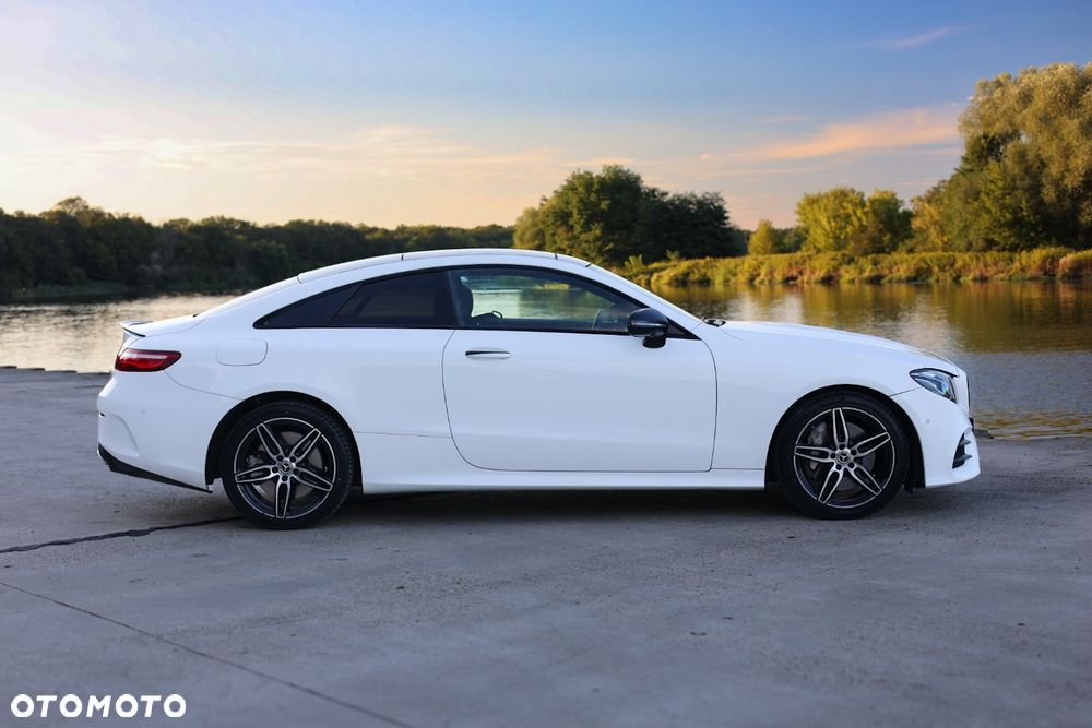 Mercedes-Benz Klasa E 400 4Matic 9G-TRONIC 25th Anniversary Edition - 5