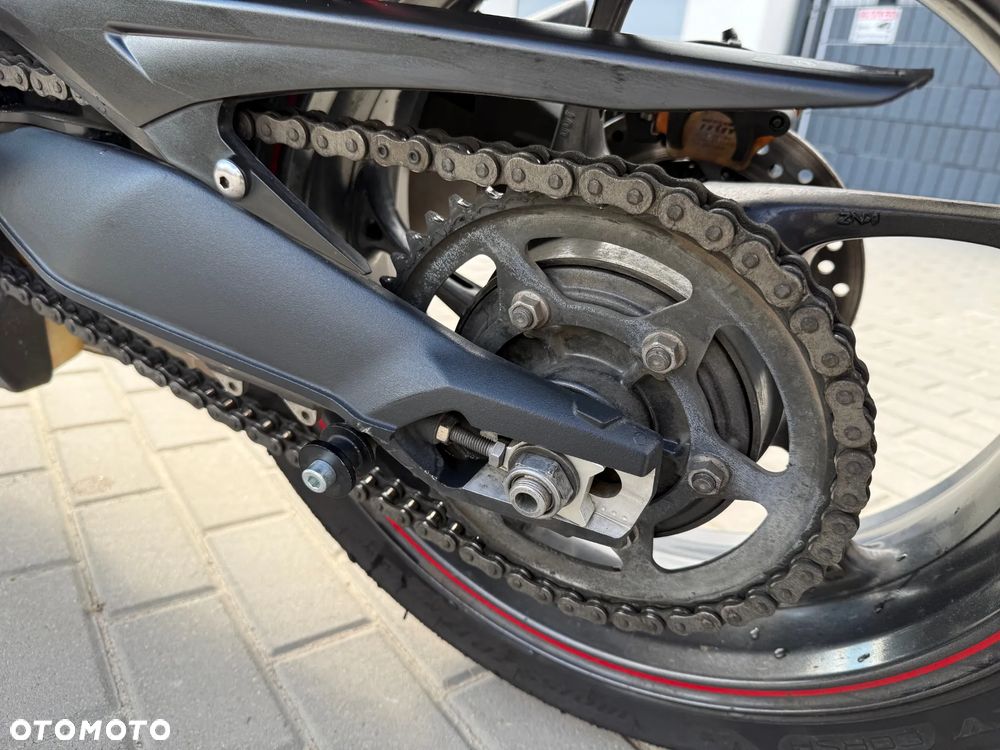 Triumph Street Triple - 8