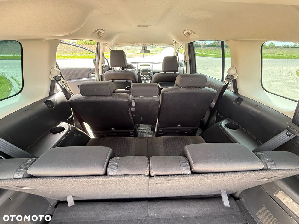 Mazda 5 - 6