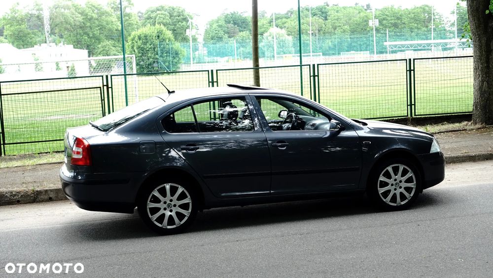 Skoda Octavia 2.0 FSI Automatik Laurin & Klement - 35