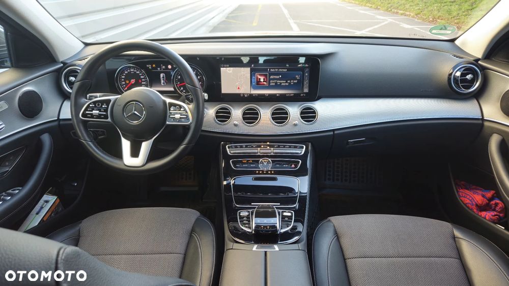 Mercedes-Benz Klasa E 200 4-Matic 9G-TRONIC - 13