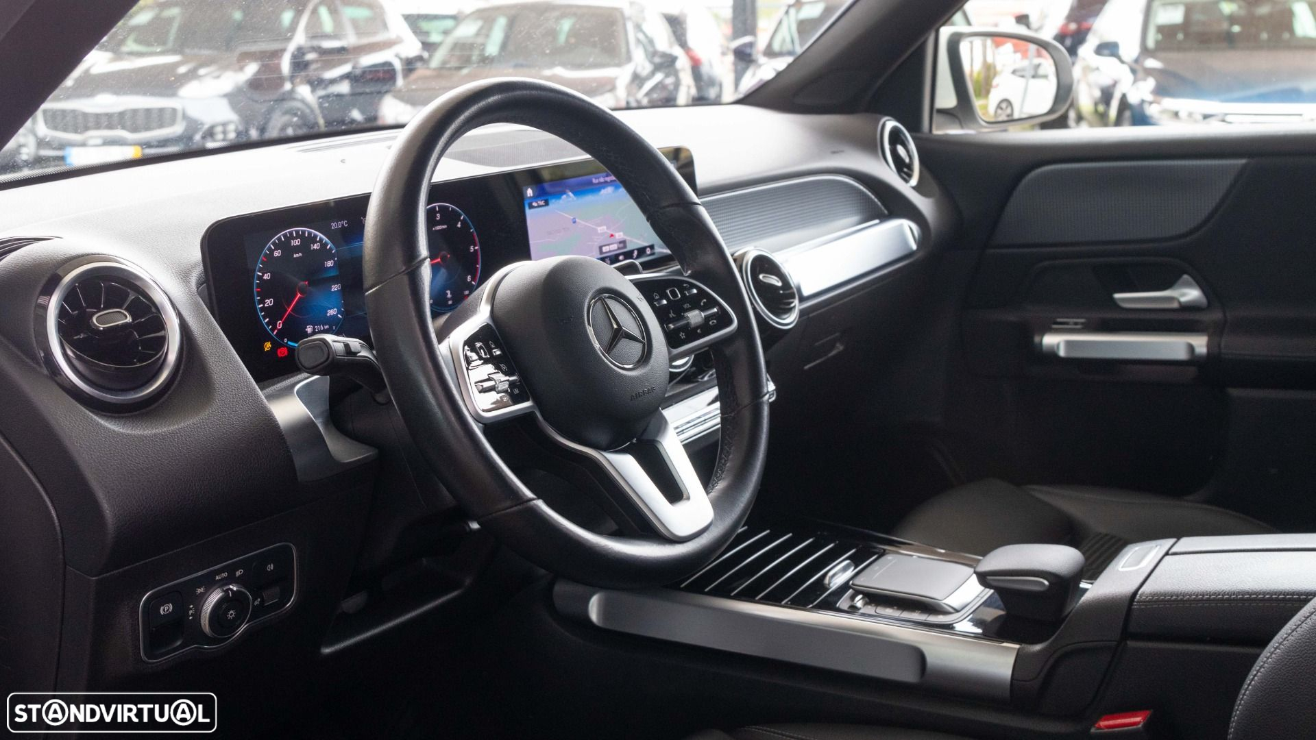 Mercedes-Benz GLB 200 - 4