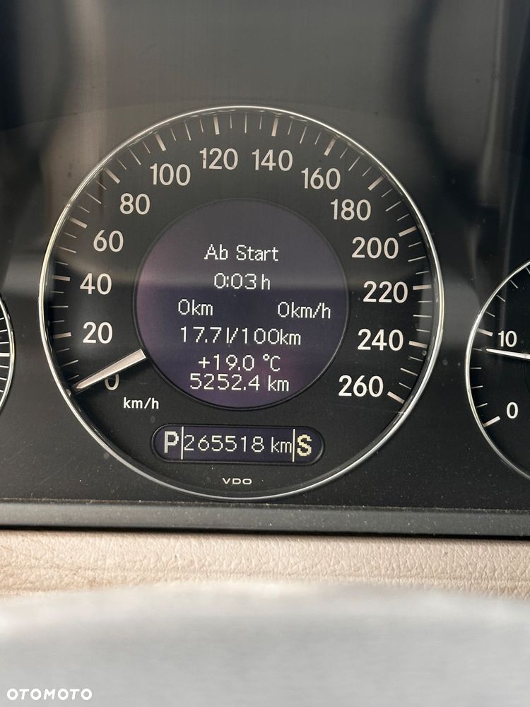 Mercedes-Benz Klasa E - 9