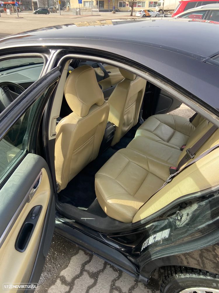 Volvo S60 2.5T Aut. Momentum - 1