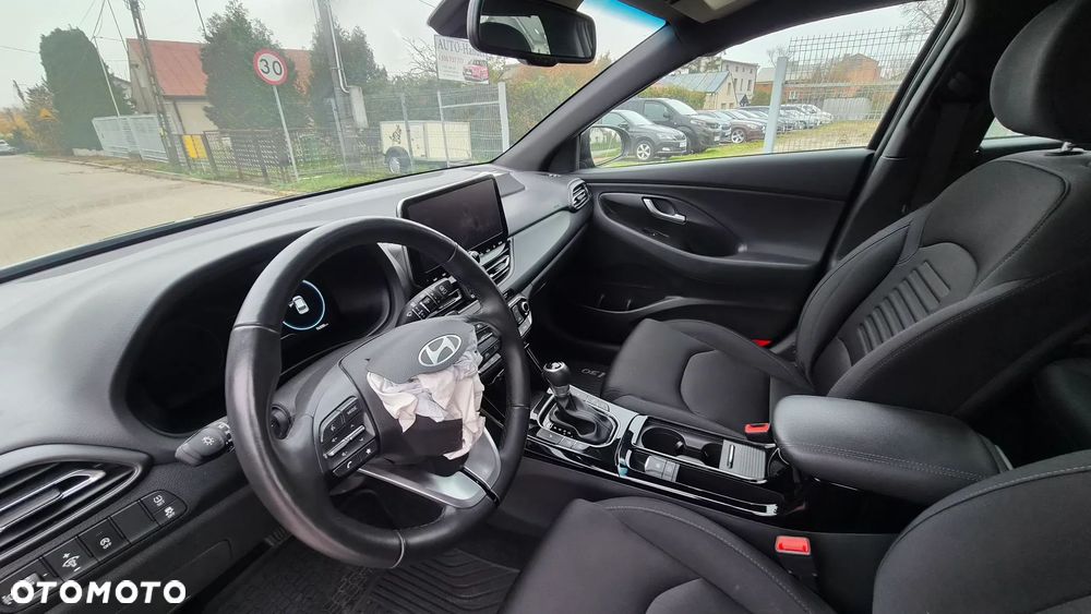 Hyundai i30 1.5 T-GDI 48V Executive DCT - 11