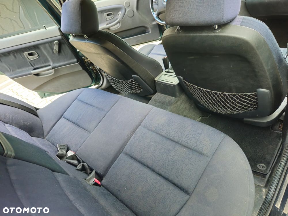 BMW Seria 3 318i - 22