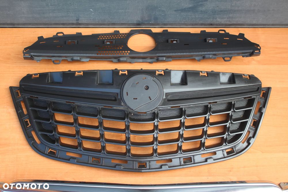 ATRAPA GRILL ZDERZAKA CHROM OPEL MOKKA 95249780 13368871 95391786 - 2