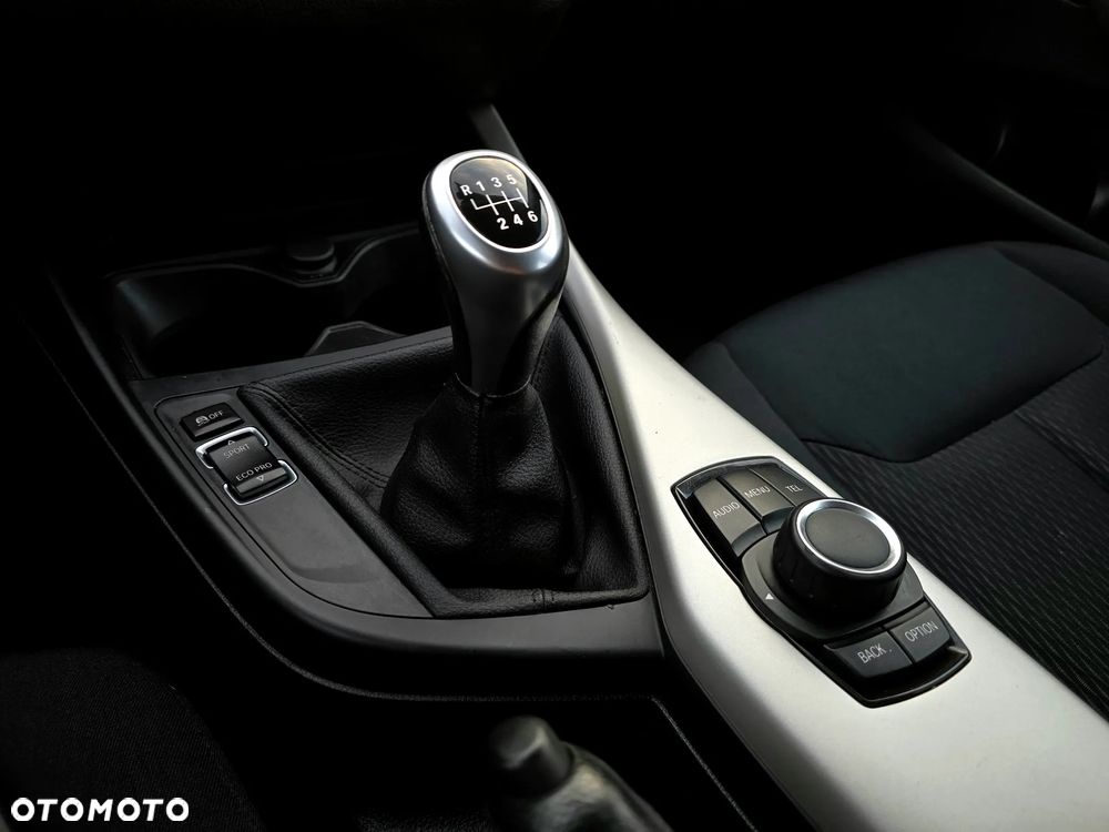 BMW Seria 1 116i - 14