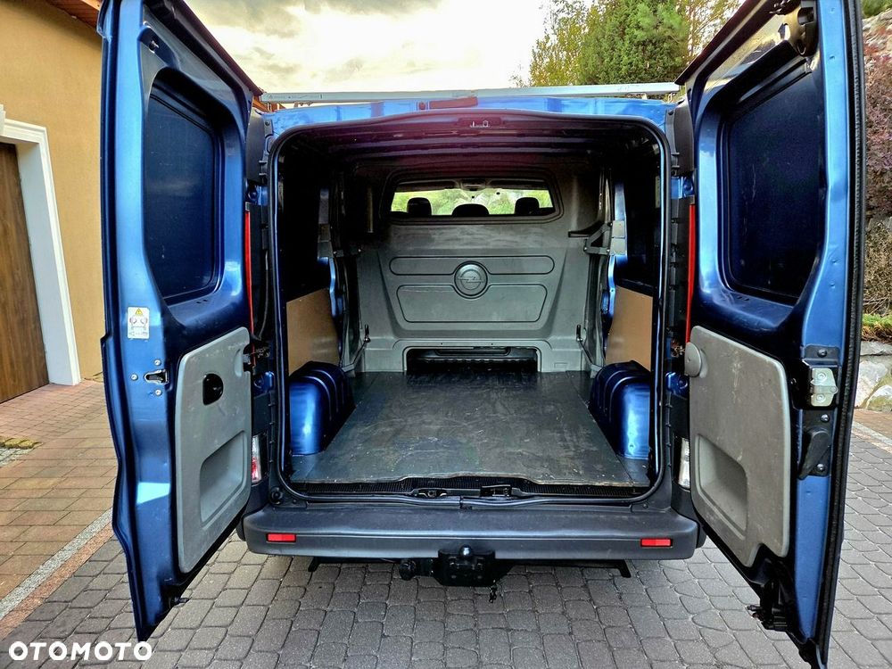 Opel Vivaro - 8
