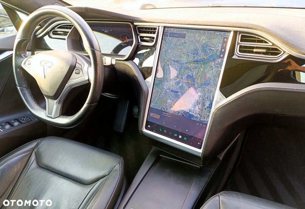 Tesla Model S - 19