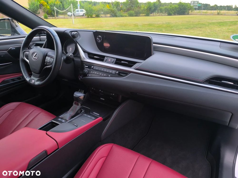 Lexus ES 300h F Sport Edition - 27