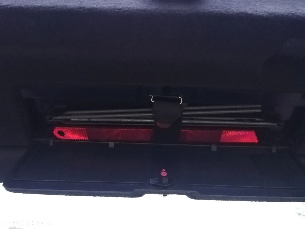 Audi A6 Avant 2.4 - 18