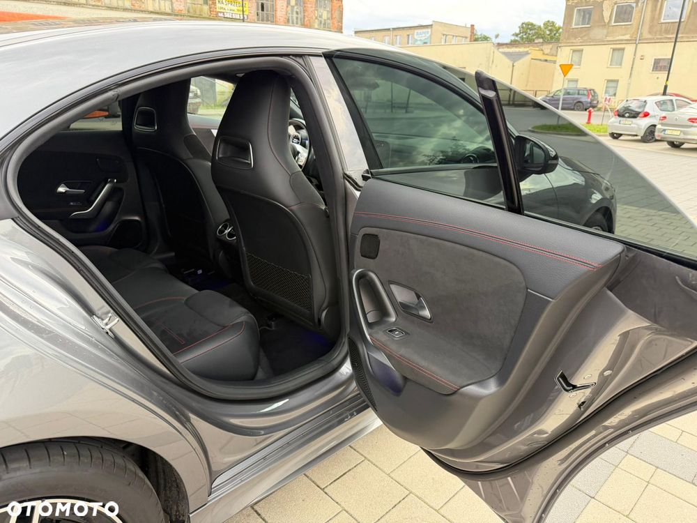 Mercedes-Benz CLA 200 AMG Line 7G-DCT - 14