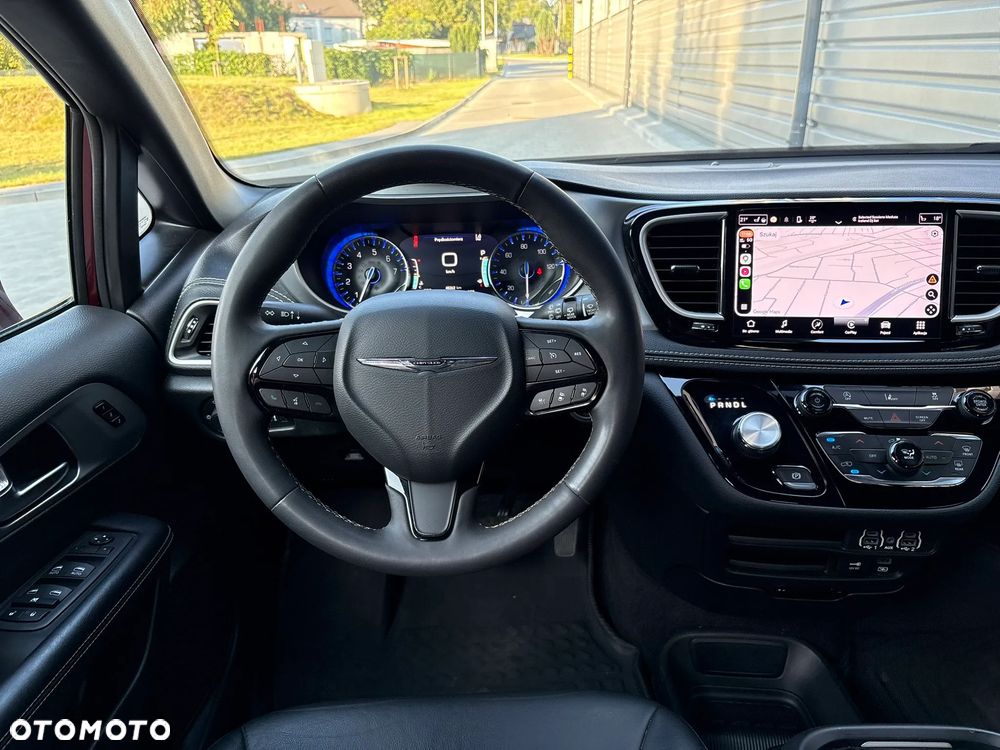 Chrysler Pacifica - 23