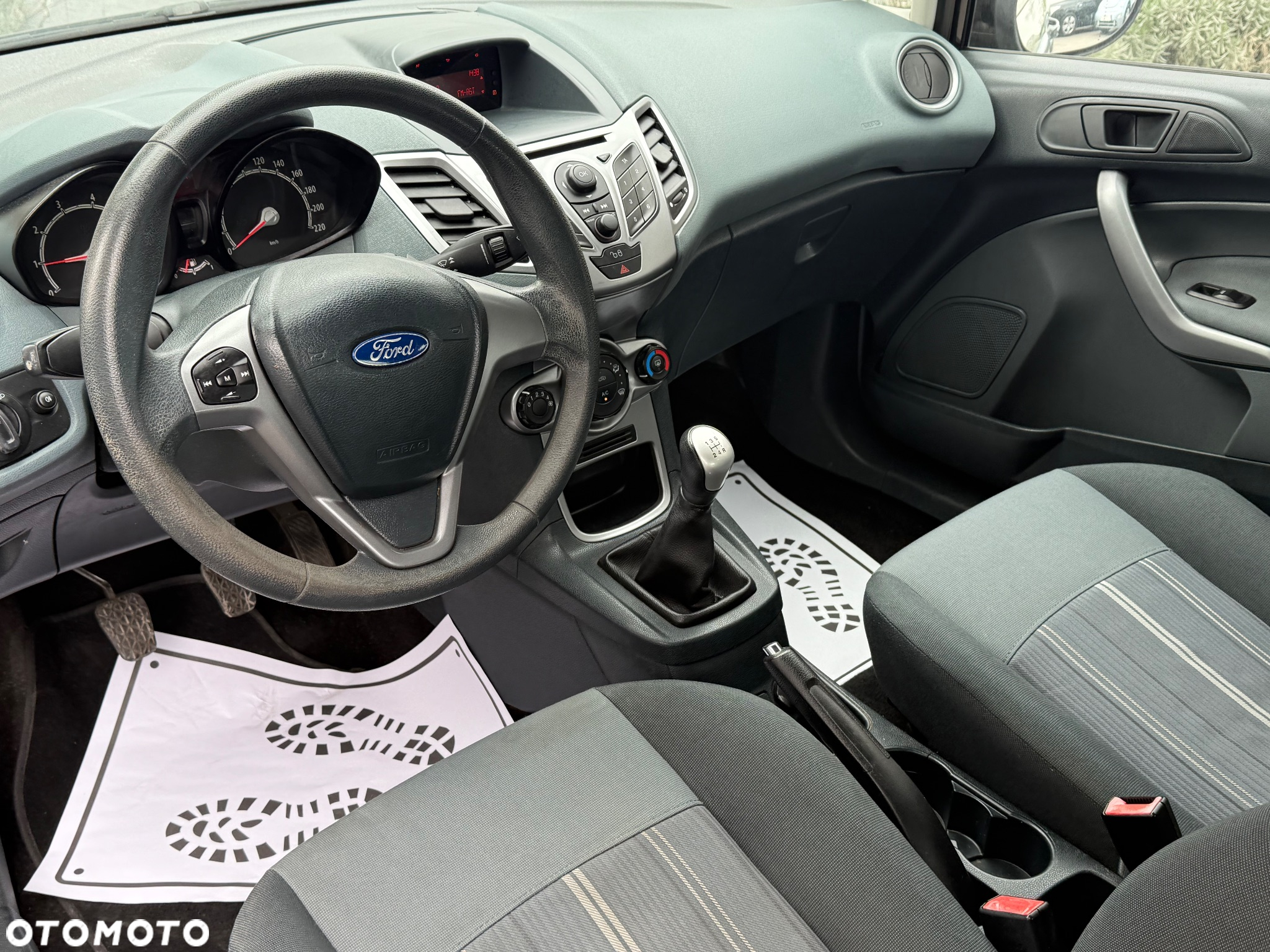 Ford Fiesta 1.25 Ambiente - 24