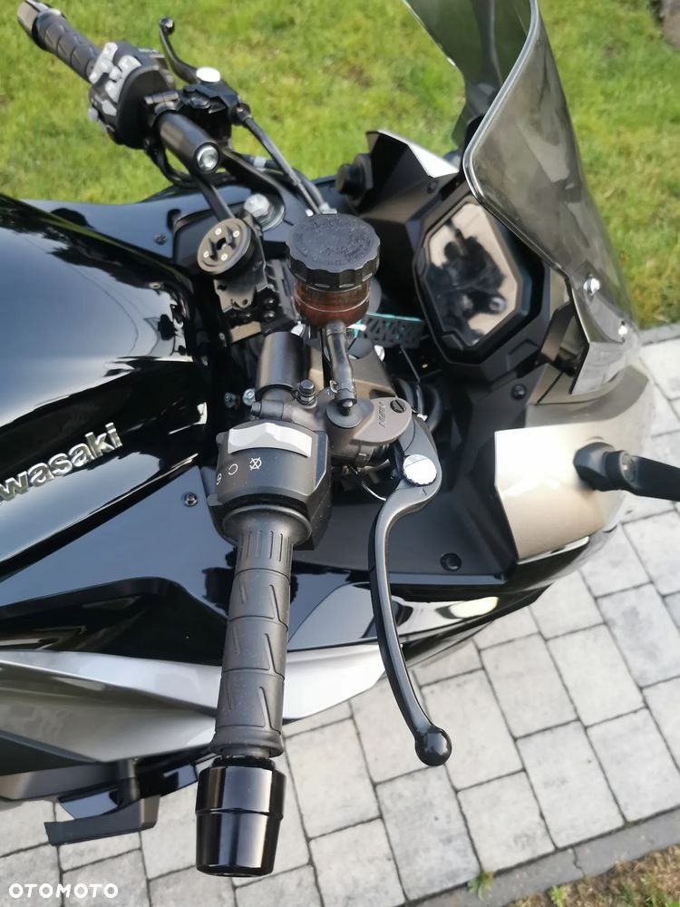 Kawasaki Ninja 1000 SX - 4