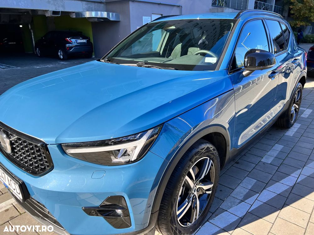 Volvo XC 40 B4 AT FWD MHEV Plus Dark - 3