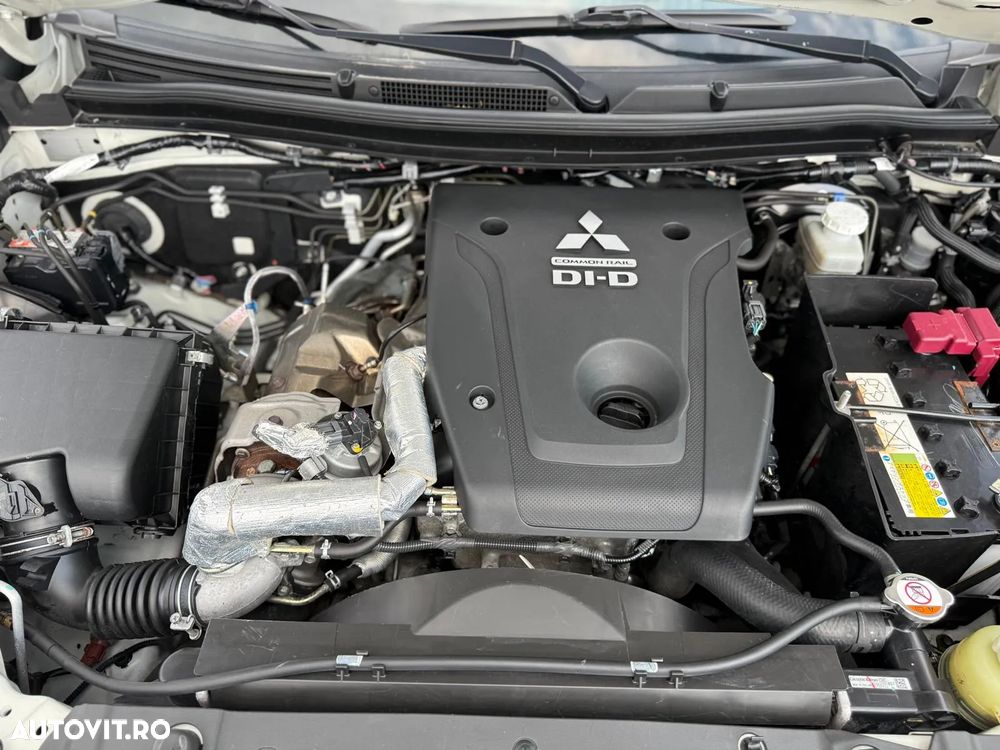 Mitsubishi L200 Double Cab 2.2 DI-D M/T Instyle - 8