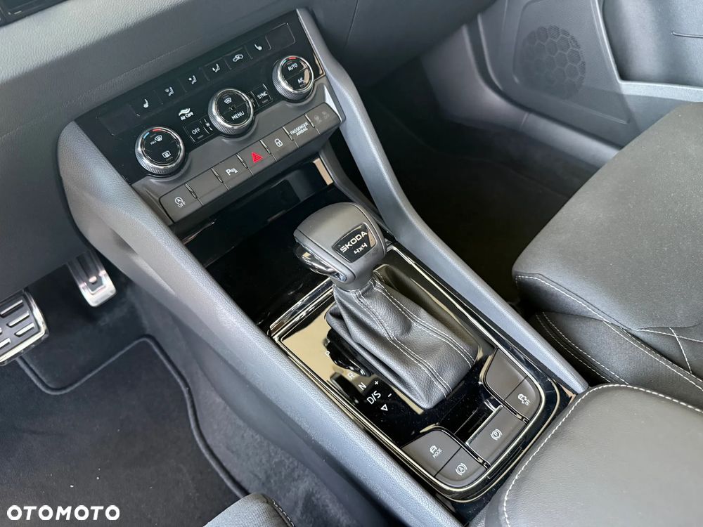 Skoda Karoq 2.0 TDI SCR 4x4 Sportline DSG - 9