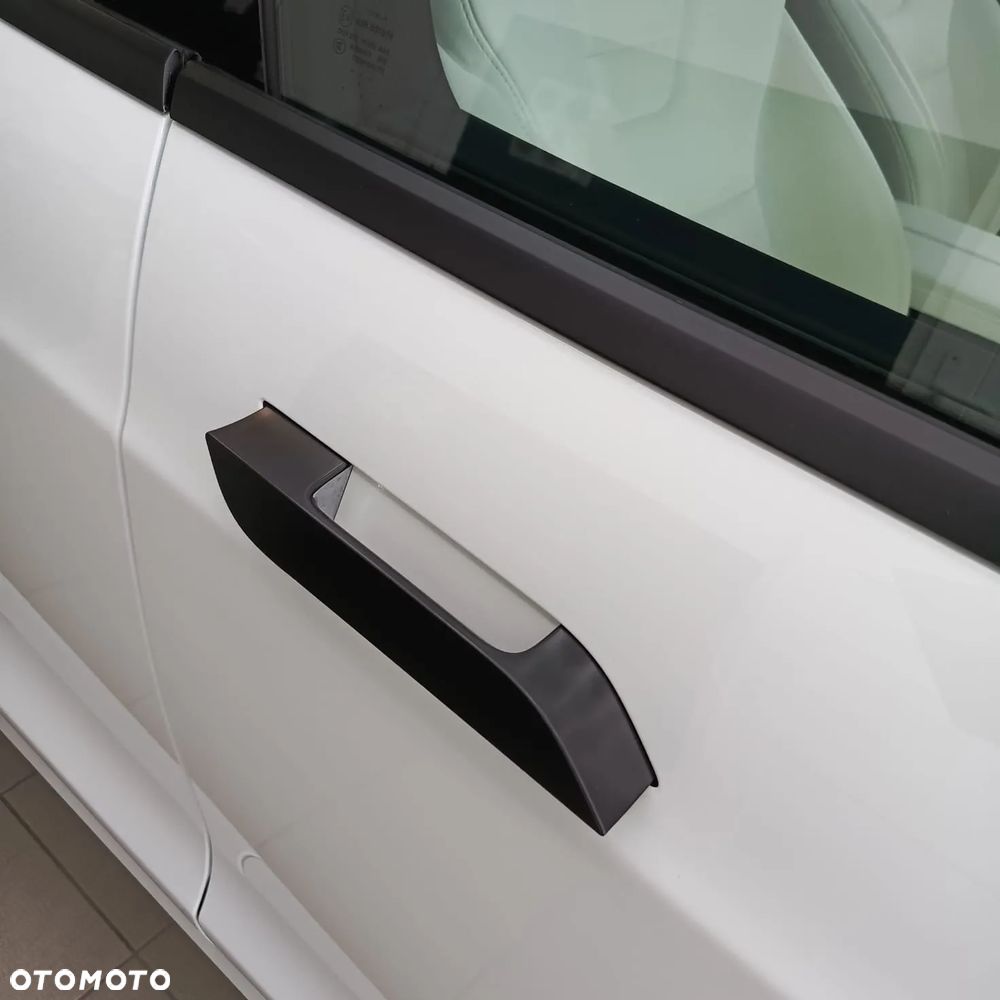 Tesla Model S Performance - 11