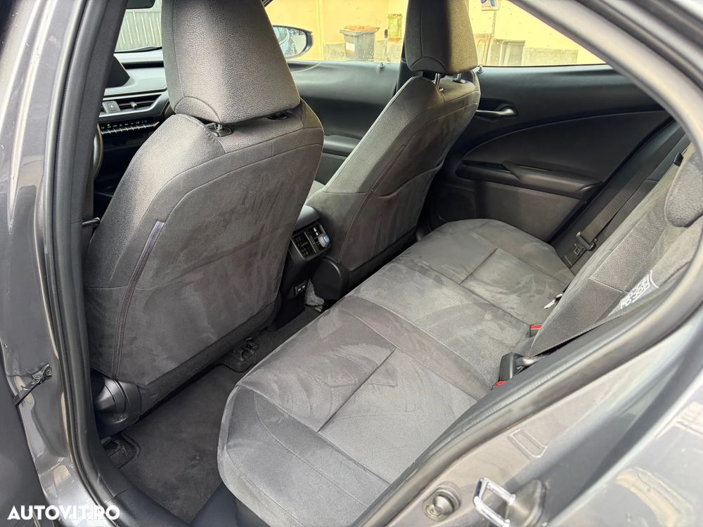 Lexus UX 250h Business Edition - 24