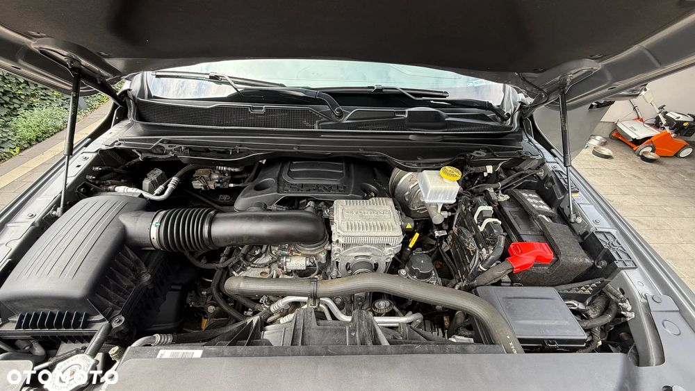 Dodge RAM - 16