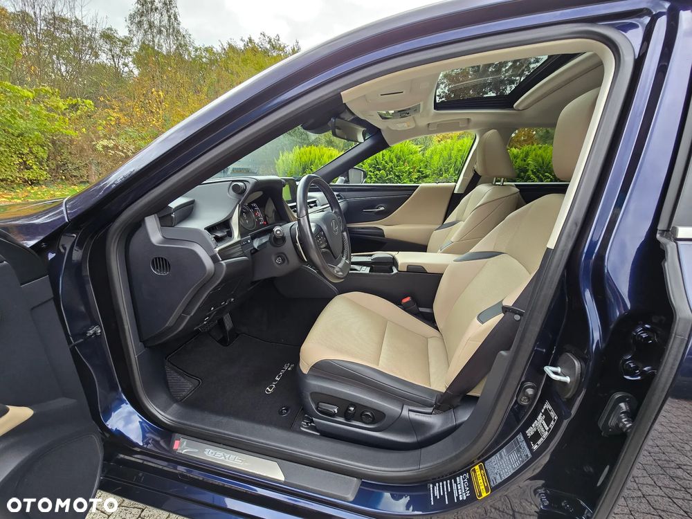 Lexus ES 300h Business Edition - 5