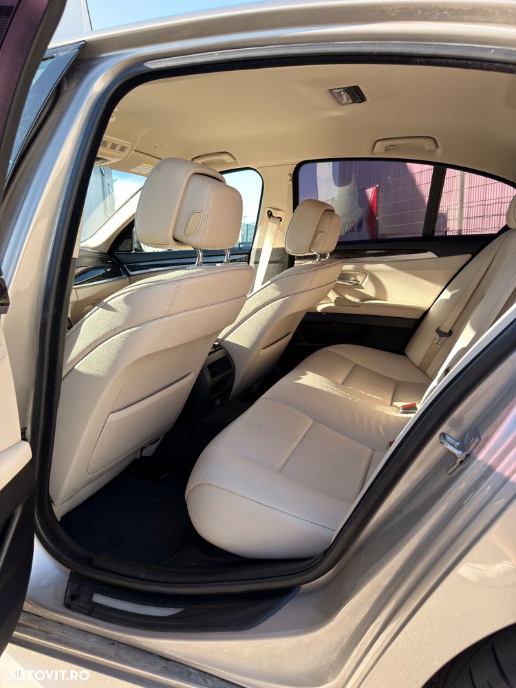 BMW Seria 5 520d - 8