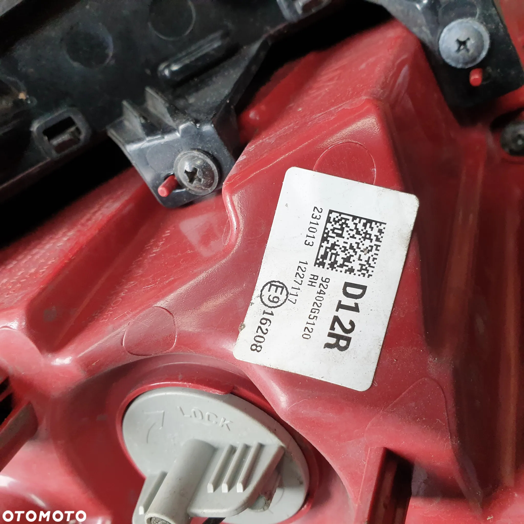 KIA NIRO I LAMPA LEWA PRAWA TYL 92402G5120 - 2