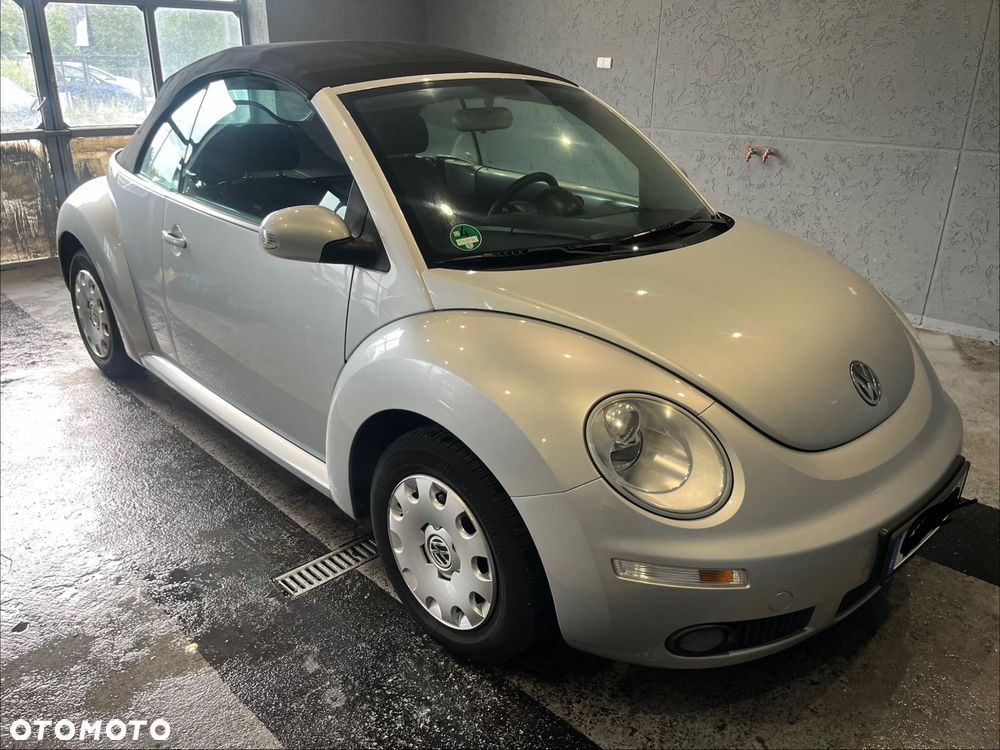 Volkswagen New Beetle - 1
