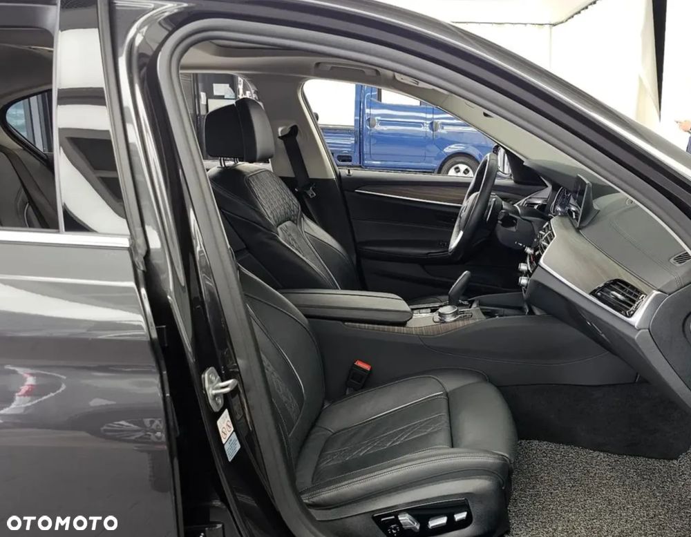 BMW Seria 5 530i M Sport Edition - 11