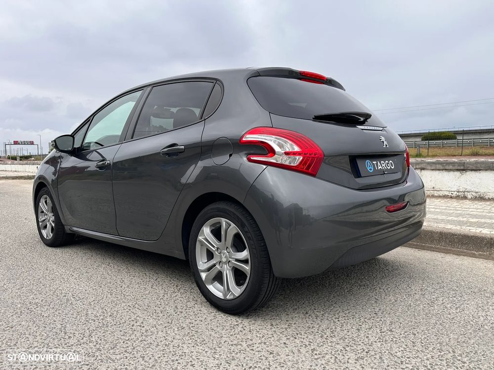 Peugeot 208 1.4 HDi SE Style - 9