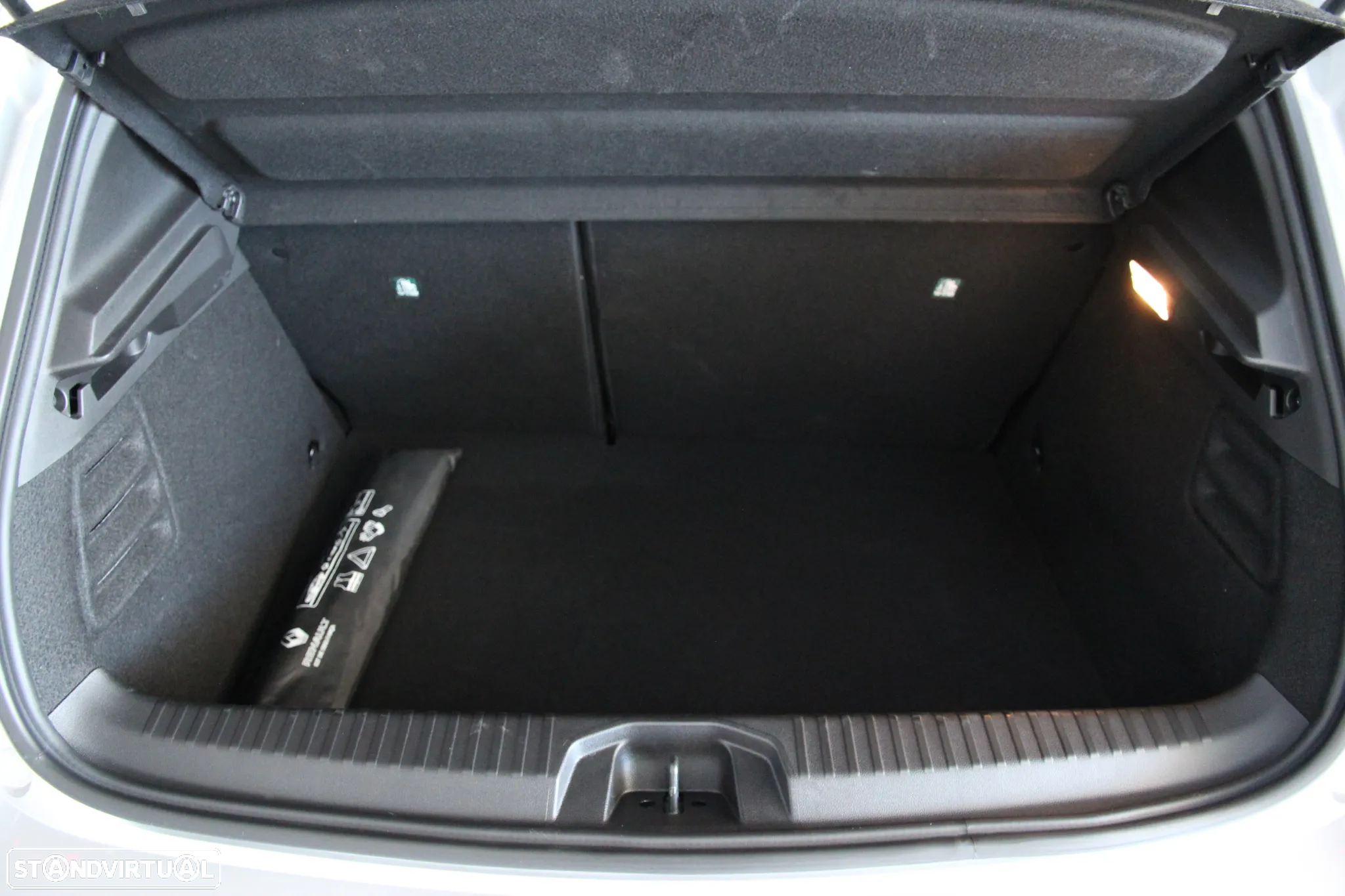 Renault Clio 1.6 E-Tech Full Hybrid Engineered - 26