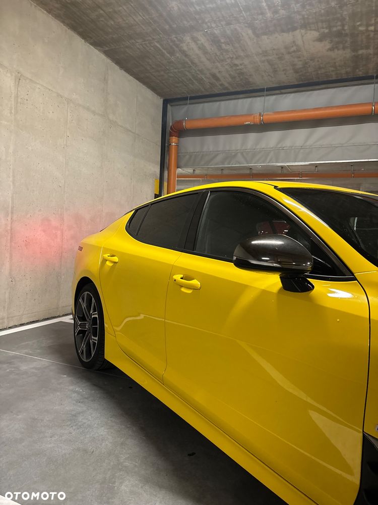 Kia Stinger - 11