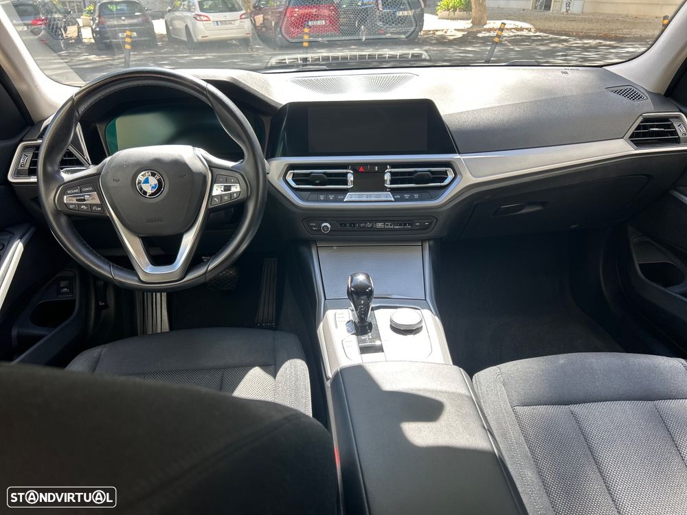 BMW 320 d Auto - 40