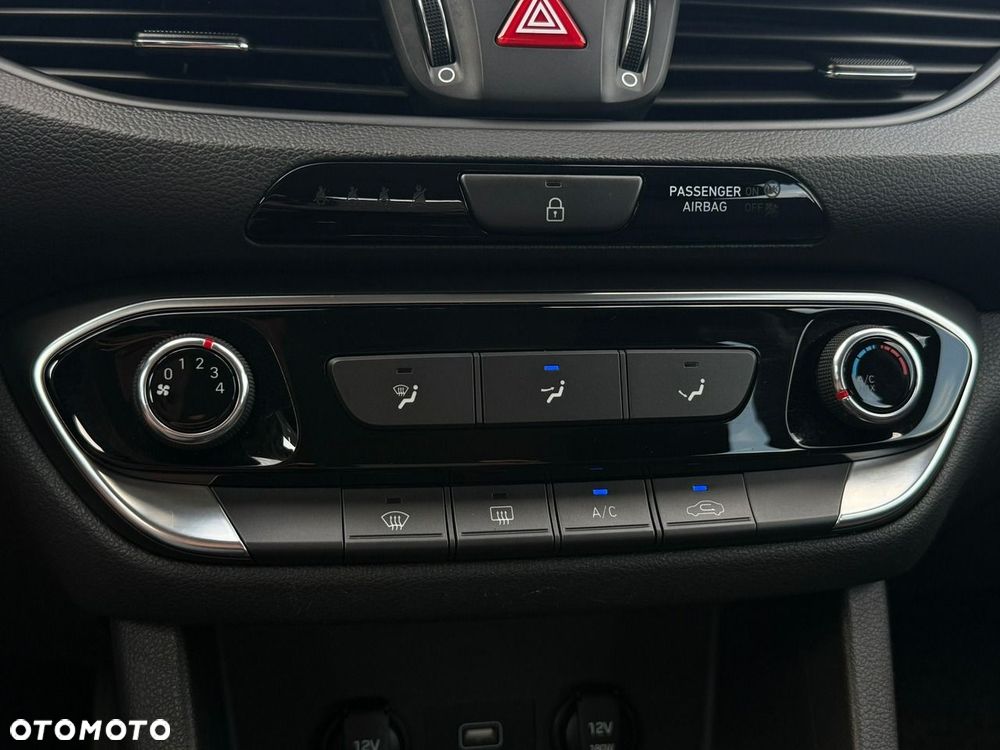 Hyundai i30 1.5 DPI Classic + - 24