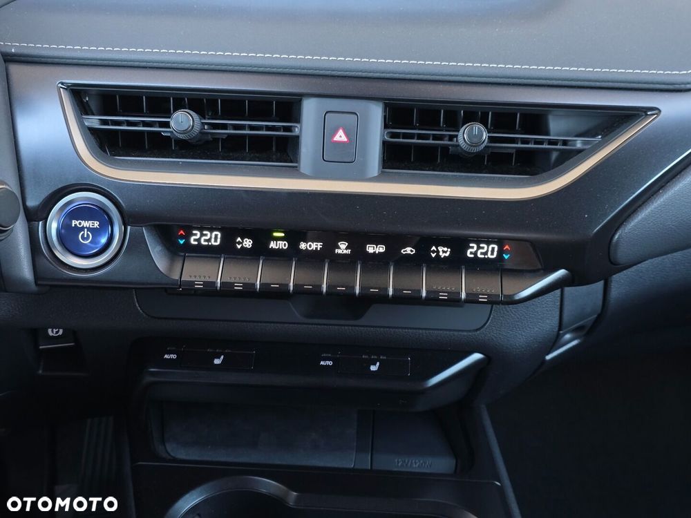 Lexus UX - 13