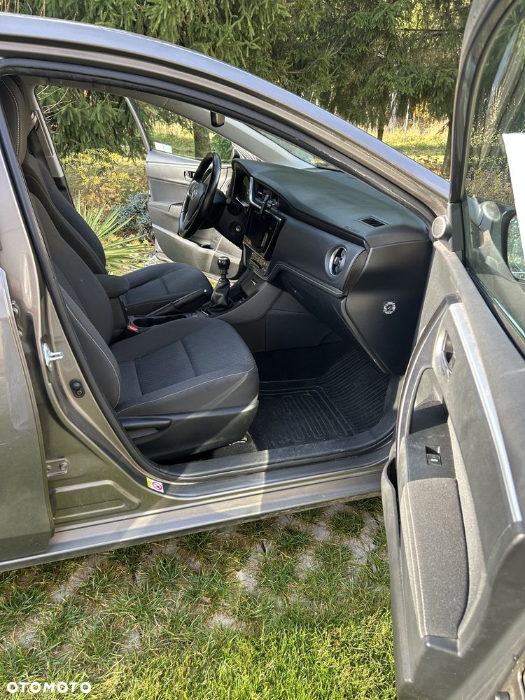 Toyota Corolla 1.6 Comfort - 12