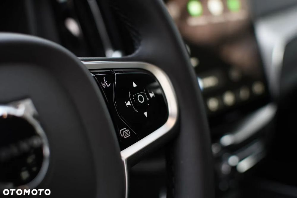 Volvo XC 60 B5 B AWD Plus Black Edition - 30