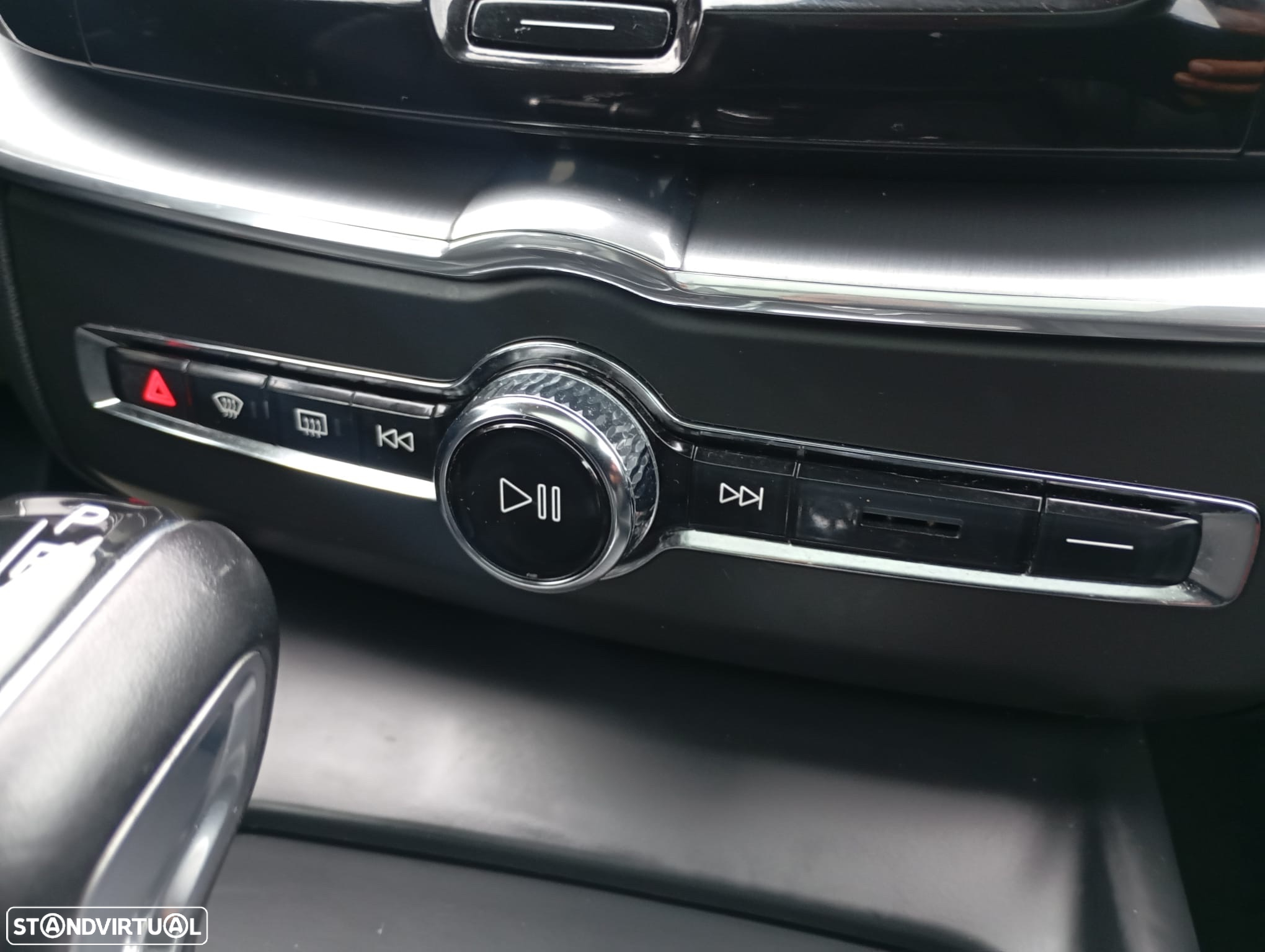 Volvo XC 60 2.0 D4 Momentum AWD Geartronic - 33